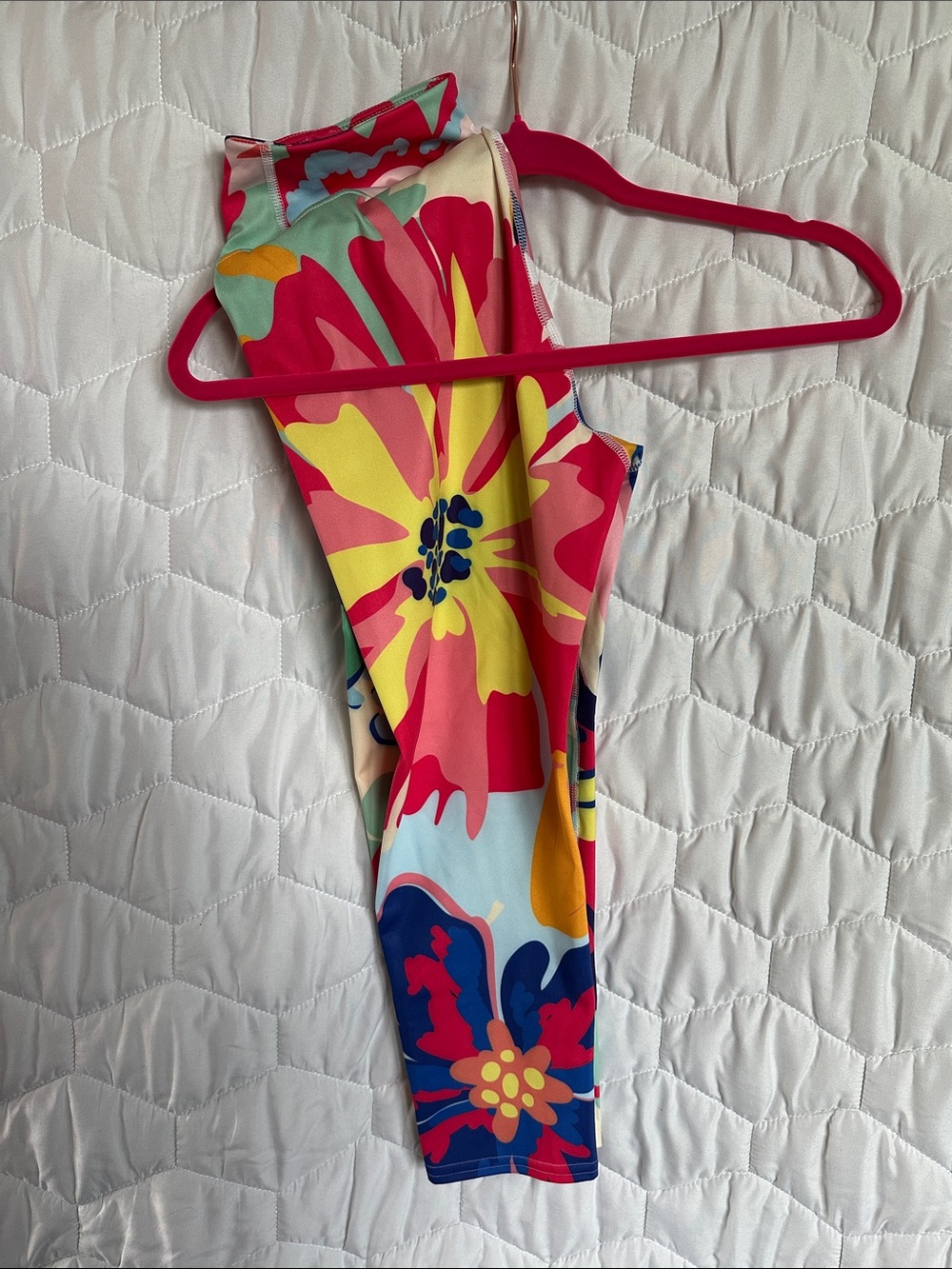 Loony Legs “Flower Splash” Capri Leggings